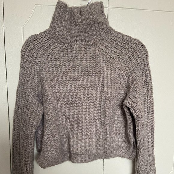 Abercrombie & Fitch Sweaters - Abercrombie light gray sweater - NEVER WORN